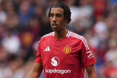 Man Utd báo tin vui trước khi đón HLV mới