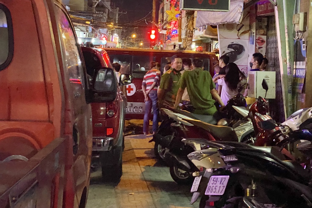 Bé trai 8 tuổi ngạt khói trong vụ cháy nhà ở TPHCM đã tử vong - 1 Bé trai 8 tuổi ngạt khói trong vụ cháy nhà ở TPHCM đã tử vong - 1