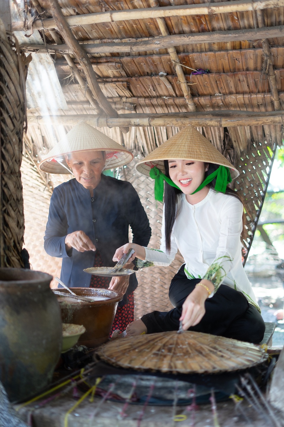 Hoa khôi Huỳnh Thúy Vi dịu dàng với vị ngọt bánh, trái miền Tây - 6 Hoa khôi Huỳnh Thúy Vi dịu dàng với vị ngọt bánh, trái miền Tây - 6