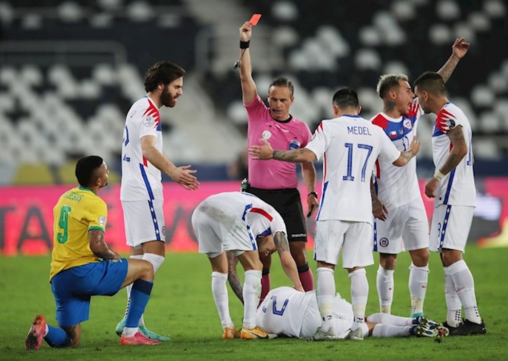 Jesus bị đuổi, Brazil vượt qua Chile và gặp Peru ở bán kết Copa America - 3 Jesus bị đuổi, Brazil vượt qua Chile và gặp Peru ở bán kết Copa America - 3