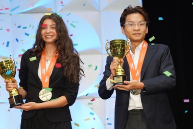 Nhà vô địch tin học văn phòng thế giới: Từ chuyên ngữ "nhảy" qua công nghệ