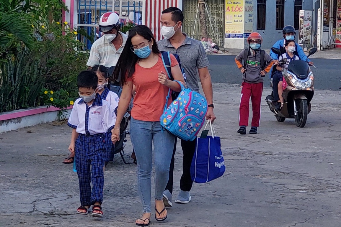 Học sinh tiểu học vui, trẻ mầm non hào hứng trở lại trường học trực tiếp - 1 Học sinh tiểu học vui, trẻ mầm non hào hứng trở lại trường học trực tiếp - 1