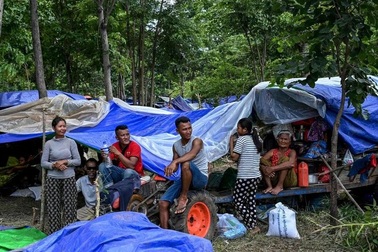 Người Campuchia trở về nhà sau lệnh ngừng bắn với Thái Lan