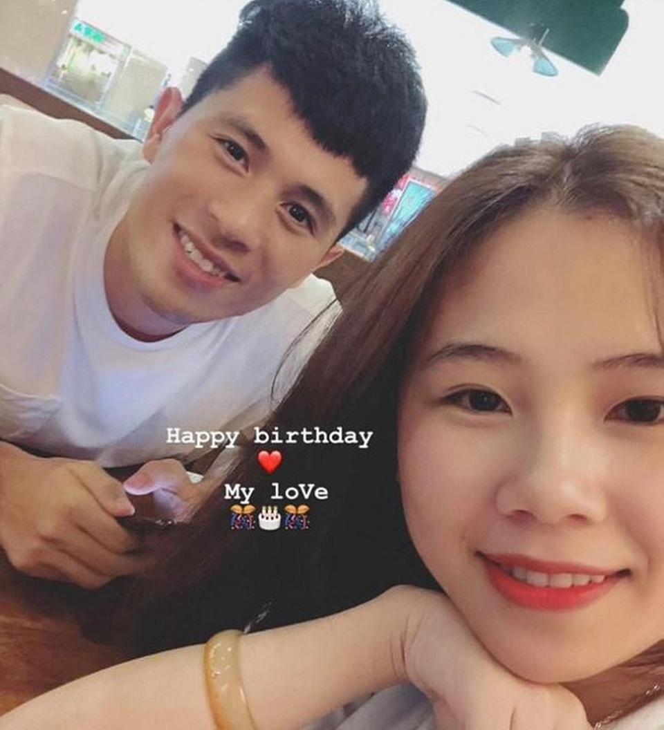 5 cặp đôi “chị ơi anh yêu em” nổi tiếng của làng bóng đá Việt - 6 5 cặp đôi “chị ơi anh yêu em” nổi tiếng của làng bóng đá Việt - 6
