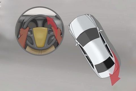 Làm thế nào để lái lùi ô tô mượt như tiến?