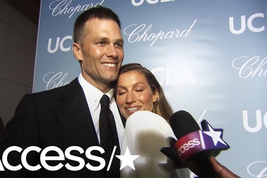 Tom Brady hạnh phúc bên vợ