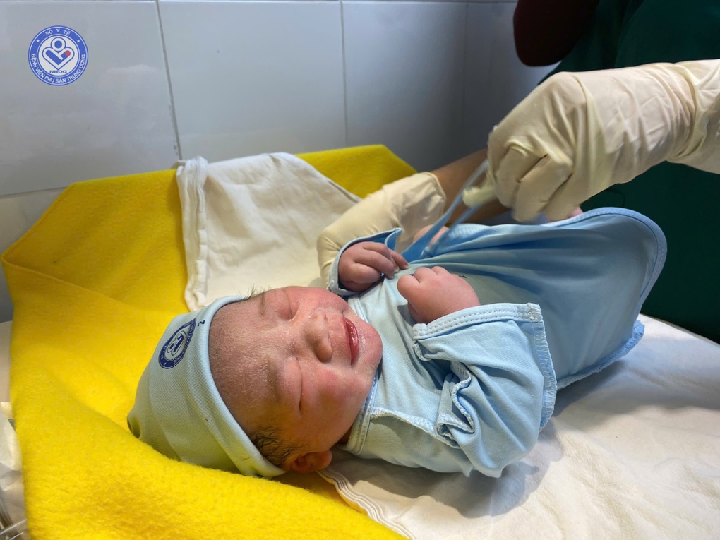 Thêm nhiều em bé 0h chào đón năm mới - 4 Thêm nhiều em bé 0h chào đón năm mới - 4