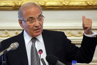 Thủ tướng Ai Cập từ chức, quân đội đáp yêu cầu người biểu tình