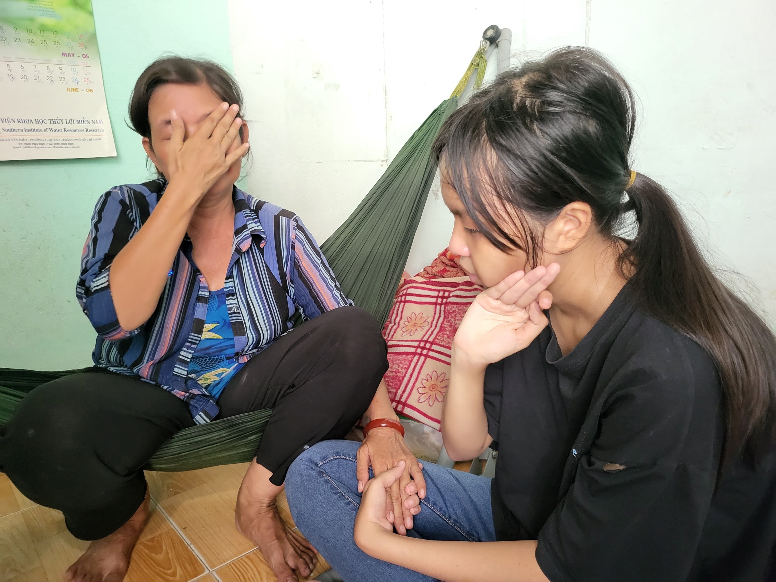 Cuộc đời bi thương của nữ sinh nghèo bán cháo trước giờ thi tốt nghiệp THPT - 7 Cuộc đời bi thương của nữ sinh nghèo bán cháo trước giờ thi tốt nghiệp THPT - 7