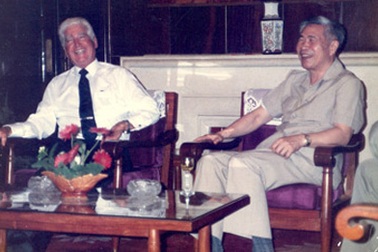 Hai kẻ thù cũ và sự khởi đầu mới