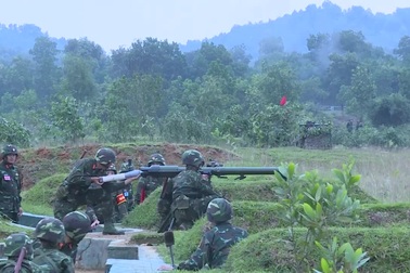 Bộ đội vượt sông trong giá lạnh, tiêu diệt mục tiêu bằng hỏa lực mạnh