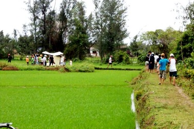 Phát hiện một thi thể đàn ông chết dưới suối