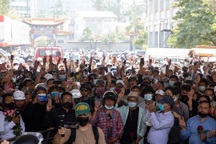 Thêm 2 người biểu tình bị bắn chết, đình công lan rộng tại Myanmar