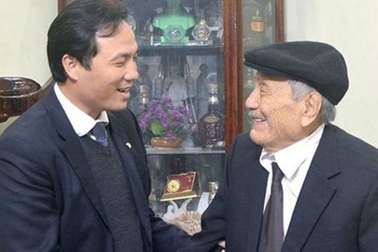 Niềm vui đầu xuân của cụ ông 102 tuổi đời, 75 năm tuổi Đảng