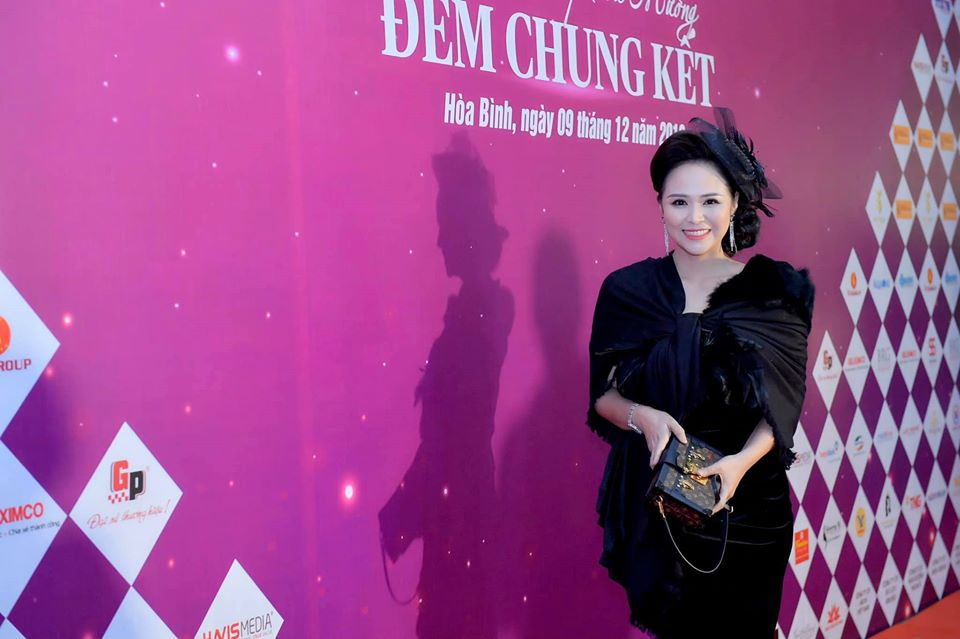 Bùi Thanh Hương hội ngộ NSND Bùi Minh Phương tại chung kết Cuộc thi “Người đẹp xứ Mường 2019” - 7 Bùi Thanh Hương hội ngộ NSND Bùi Minh Phương tại chung kết Cuộc thi “Người đẹp xứ Mường 2019” - 7