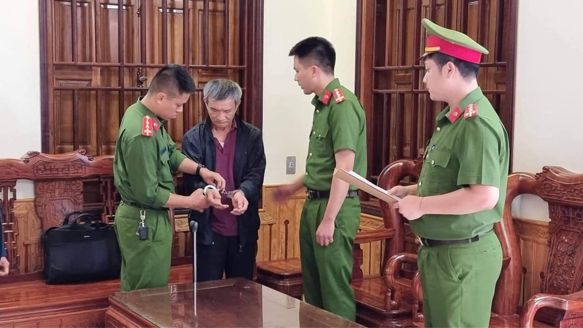 Bắt nguyên Chủ tịch Hội đồng quản trị Công ty dâu tằm tơ Mộc Châu - 1 Bắt nguyên Chủ tịch Hội đồng quản trị Công ty dâu tằm tơ Mộc Châu - 1