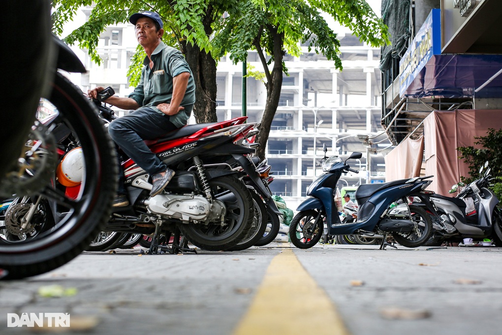 Người bán rong ở trung tâm TPHCM sắp thoát cảnh tháo chạy khi thấy đô thị - 3 Người bán rong ở trung tâm TPHCM sắp thoát cảnh tháo chạy khi thấy đô thị - 3