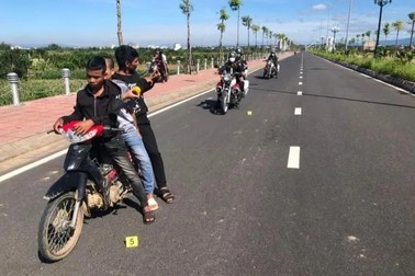 Nhóm thanh niên dùng ná cao su bắn cảnh sát