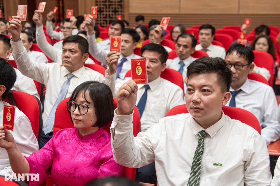 Báo Dân trí chú trọng nâng cao nhận thức chính trị và đạo đức nghề nghiệp - 2 Báo Dân trí chú trọng nâng cao nhận thức chính trị và đạo đức nghề nghiệp - 2