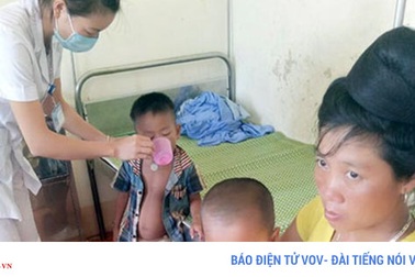 20 người bị ngộ độc sau khi ăn tiết canh