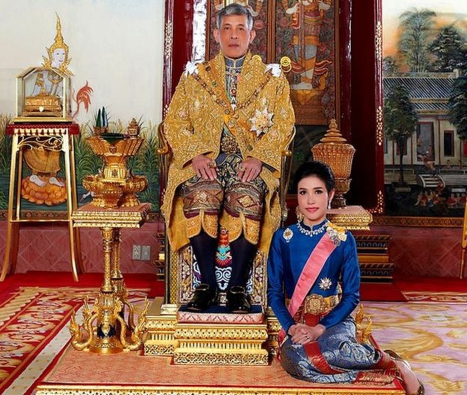 Quốc vương Thái Lan có thể đã ân xá cho hoàng quý phi sau 1 năm phế truất - 1 Quốc vương Thái Lan có thể đã ân xá cho hoàng quý phi sau 1 năm phế truất - 1