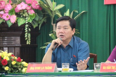 Bí thư Thăng: Sửa cái ổ gà chứ có gì đâu mà to tát thế!