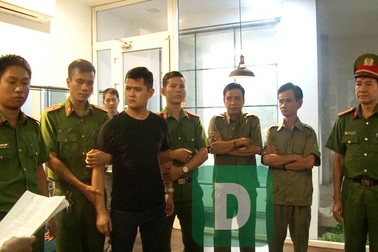 Bác sĩ bị cáo buộc gạ tình, đánh đập nữ điều dưỡng có 11 luật sư tham gia bào chữa