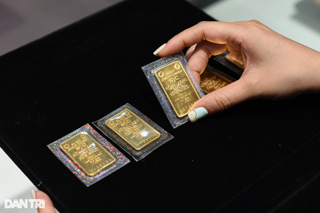 Sau 5 phiên đấu thầu, mỗi lượng vàng miếng tăng gần 7 triệu đồng - 1