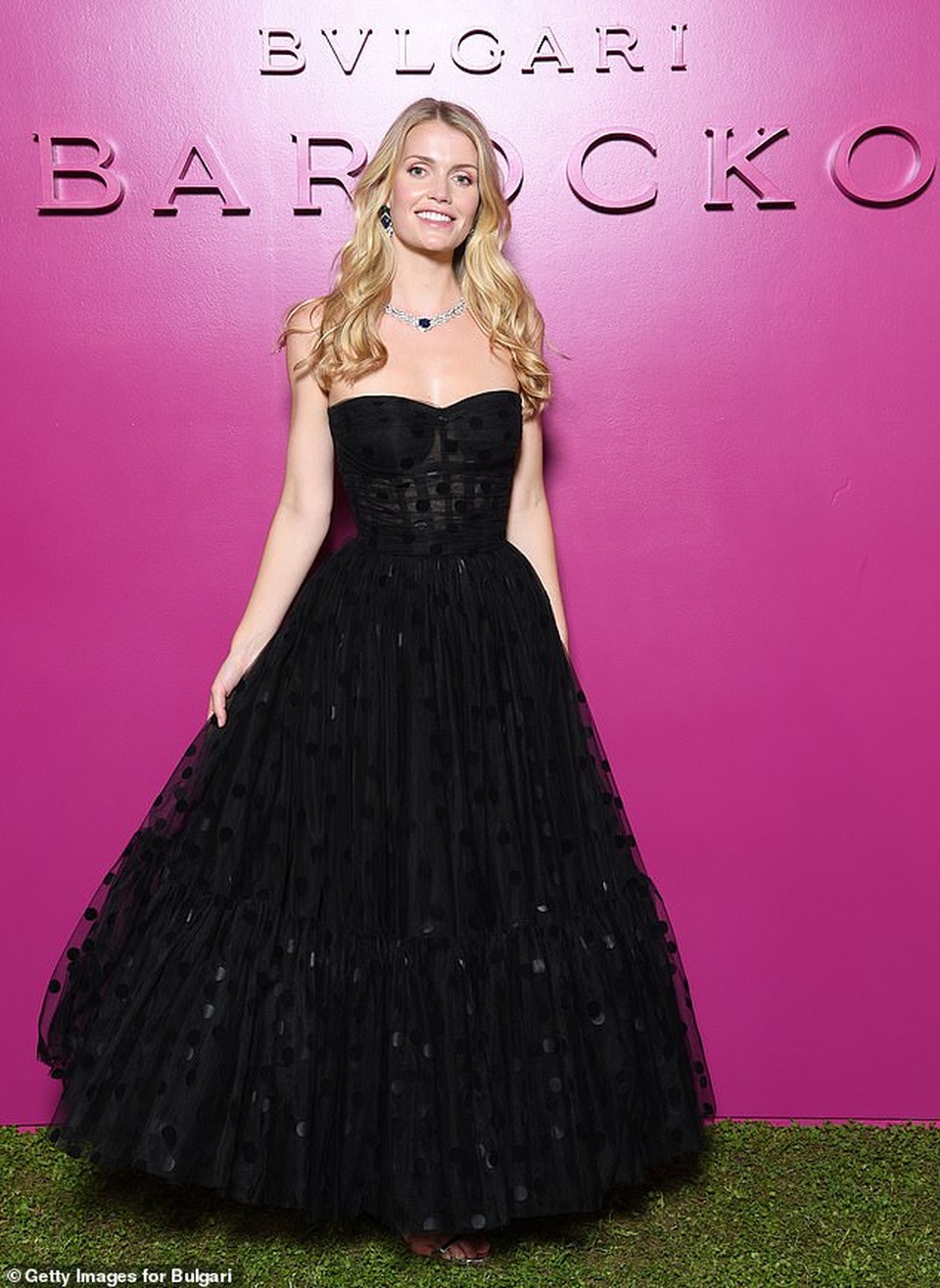 Poppy Delevingne gây choáng với váy hở bạo - 8 Poppy Delevingne gây choáng với váy hở bạo - 8
