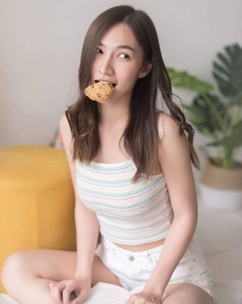 5 cách mặc croptop của con gái Thái - 11 5 cách mặc croptop của con gái Thái - 11