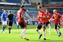 Brighton 2-3 Man Utd: Chiến thắng kịch tính