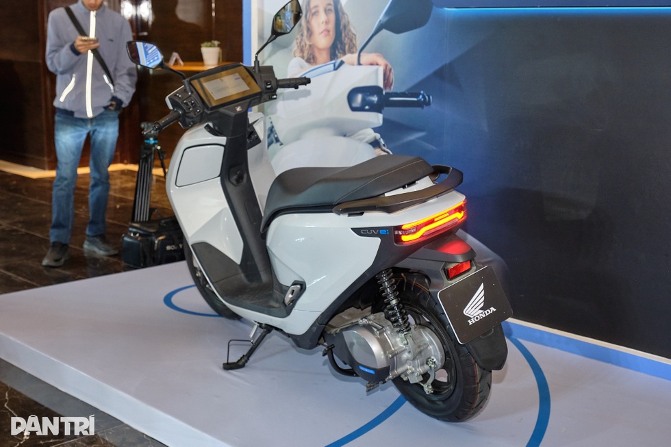 Honda CUV e: - Thuê xe máy điện mỗi tháng 1,5 triệu đồng là đắt hay rẻ? - 2 Honda CUV e: - Thuê xe máy điện mỗi tháng 1,5 triệu đồng là đắt hay rẻ? - 2
