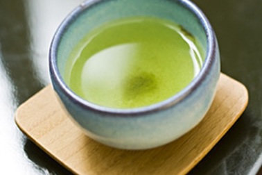 Uống chè xanh để luôn vui tươi