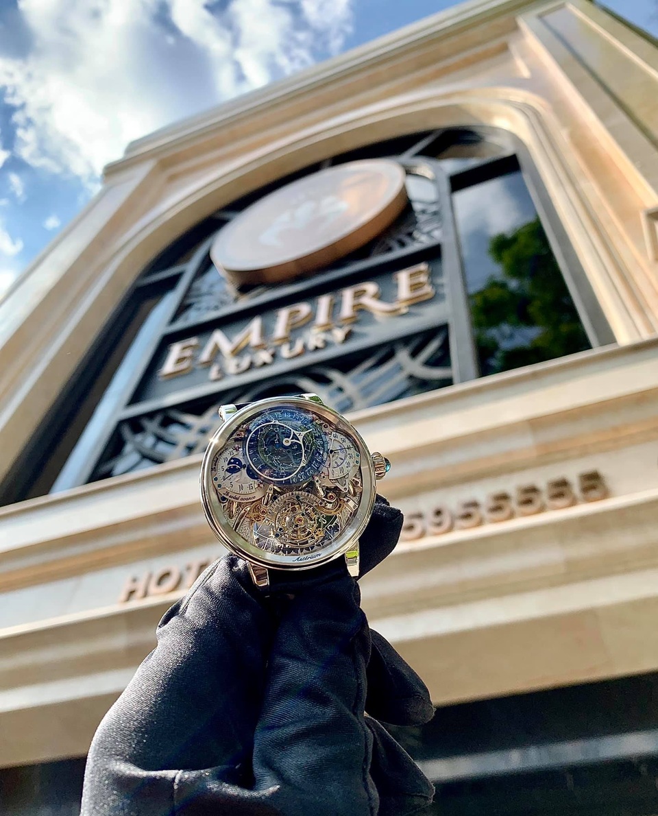 Empire Luxury: Đồng hồ xa xỉ chính là biểu tượng đẳng cấp của giới thượng lưu - 2 Empire Luxury: Đồng hồ xa xỉ chính là biểu tượng đẳng cấp của giới thượng lưu - 2