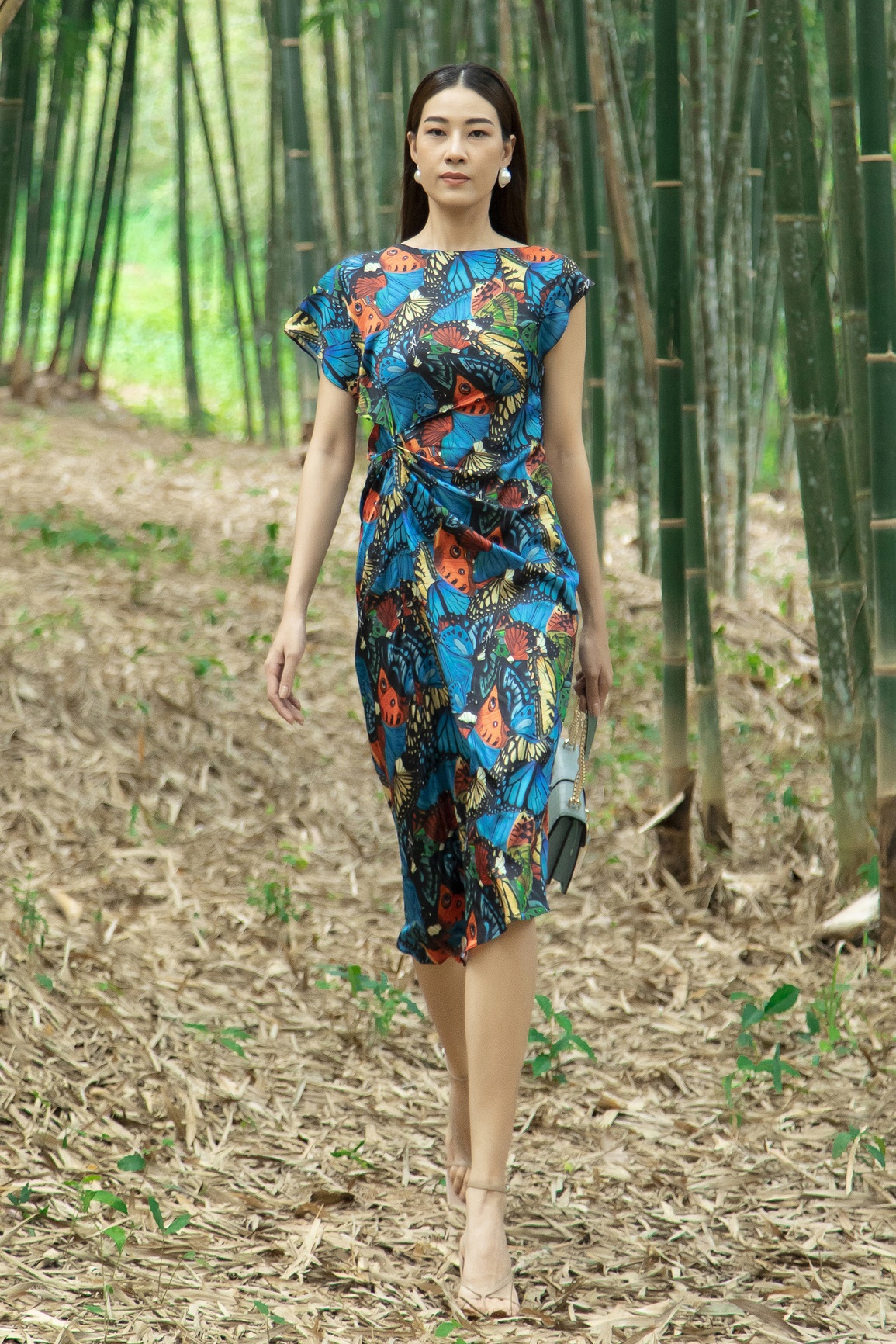Dàn người mẫu Vietnams Next Top Model trình diễn giữa rừng tre - 5 Dàn người mẫu Vietnams Next Top Model trình diễn giữa rừng tre - 5