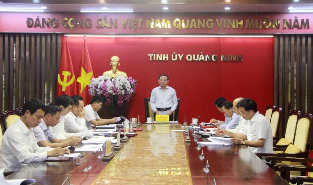 Quảng Ninh khuyến khích cán bộ bị kỷ luật tự nguyện từ chức - 1 Quảng Ninh khuyến khích cán bộ bị kỷ luật tự nguyện từ chức - 1