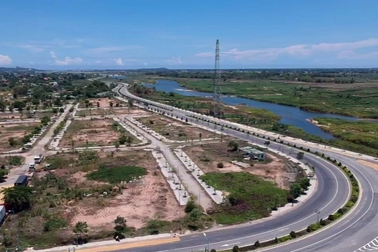 Chủ tịch Quảng Ngãi: Bất động sản gặp khó vì nhiều thủ tục chồng chéo