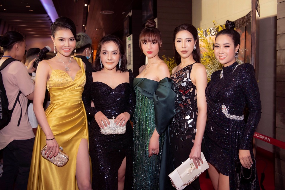 Nancy Nhung Bùi: Gái già lắm chiêu 3 mang xu hướng thời trang hoàn hảo - 1 Nancy Nhung Bùi: Gái già lắm chiêu 3 mang xu hướng thời trang hoàn hảo - 1