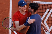 Jannik Sinner được đánh giá cao hơn Carlos Alcaraz ở Wimbledon 2024