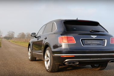 Xem Bentley Bentayga tăng tốc như siêu xe