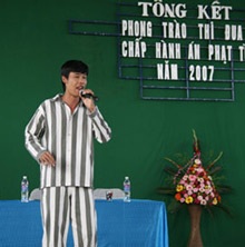 Show diễn đặc biệt của Hiệp “gà” sau song sắt 