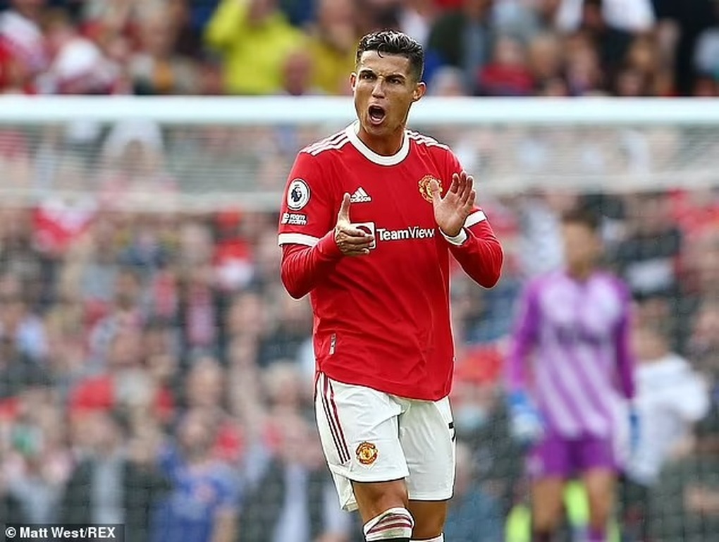 C.Ronaldo hé lộ việc ở lại Man Utd - 2 C.Ronaldo hé lộ việc ở lại Man Utd - 2