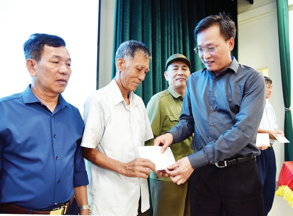 Tri ân nghĩa tình, trách nhiệm với người có công - 1 Tri ân nghĩa tình, trách nhiệm với người có công - 1