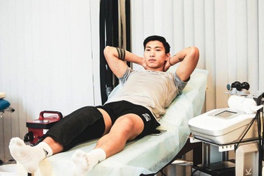 Phẫu thuật thành công, Văn Hậu viết tâm thư cảm ơn người hâm mộ