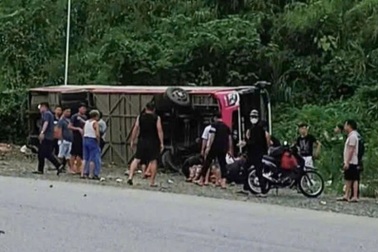 Cục Cảnh sát giao thông thông tin về vụ lật xe khách trên dốc Cun ở Phú Thọ