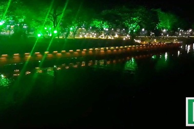 Thích thú với đường đi bộ bên sông Hương tuyệt đẹp về đêm