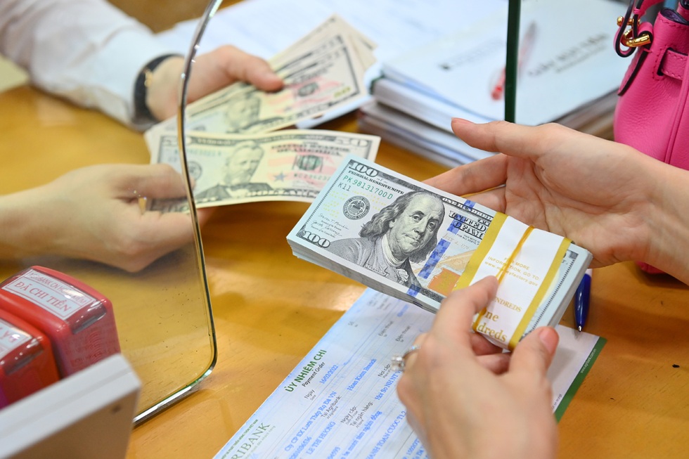 Cách doanh nhân dùng tiền: Bán tài sản, tặng công ty hàng nghìn tỷ đồng - 1 Cách doanh nhân dùng tiền: Bán tài sản, tặng công ty hàng nghìn tỷ đồng - 1