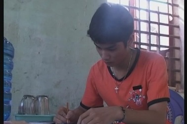 Nỗi lo âu của cậu học trò mồ côi đỗ ĐH Dược HN