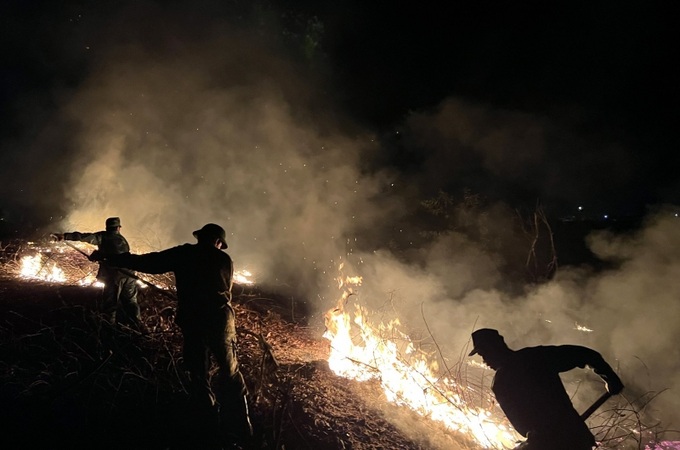 Bộ đội biên phòng Thừa Thiên Huế tham gia dập lửa, khống chế đám cháy