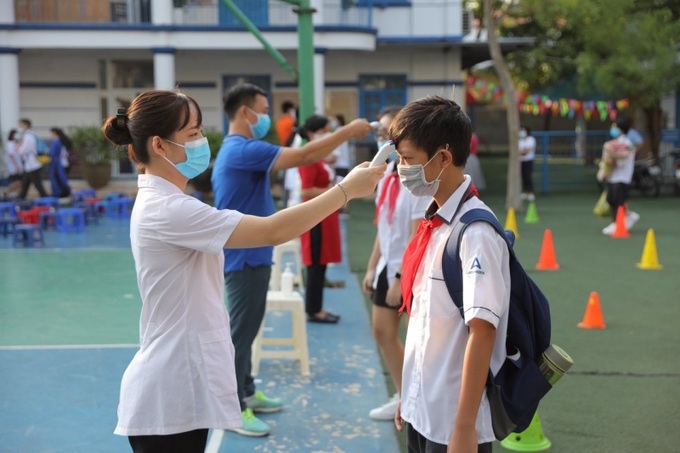 Thủ tướng Chính phủ yêu cầu Bộ Giáo dục và Đào tạo hướng dẫn các địa phương cho học sinh từ 12 tuổi trở lên đi học trực tiếp an toàn trở lại sau Tết Nguyên đán Nhâm Dần 2022 sớm nhất có thể. Ảnh minh họa